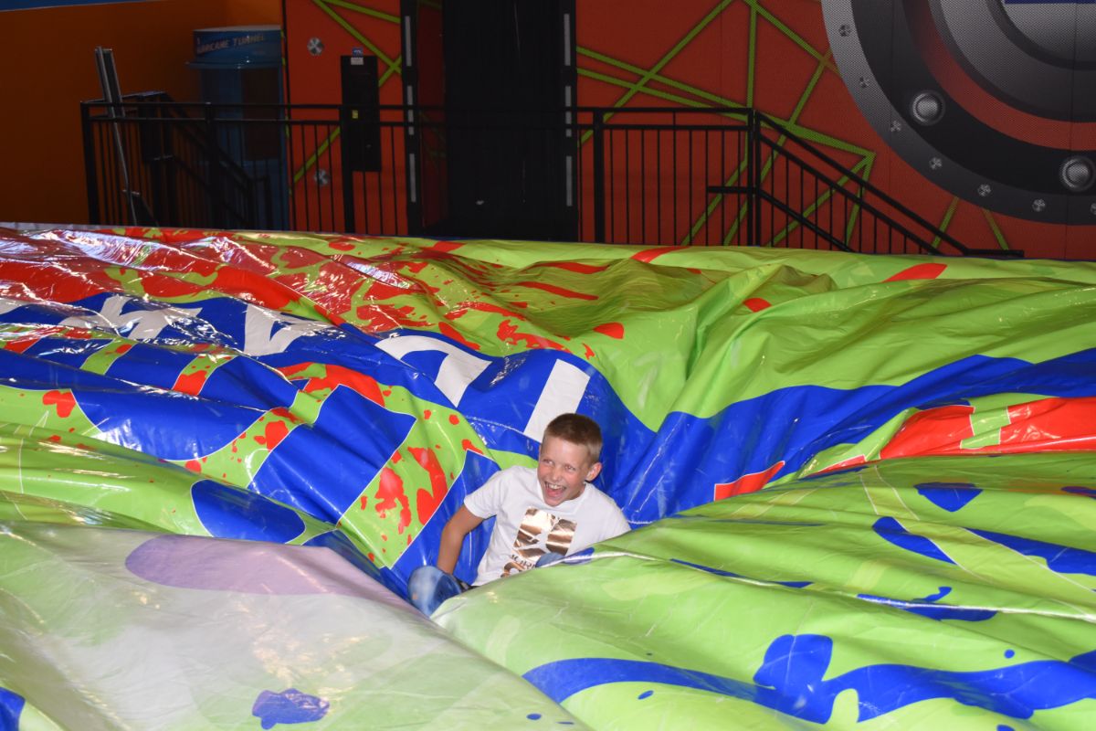 kids having fun at trampoline park