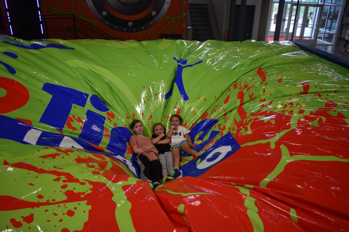 kids having fun at trampoline park